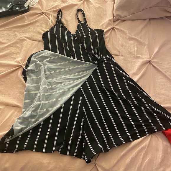 Windsor Romper - Picture 2 of 4